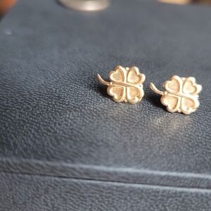 10kt Gold Clover Stud Earrings